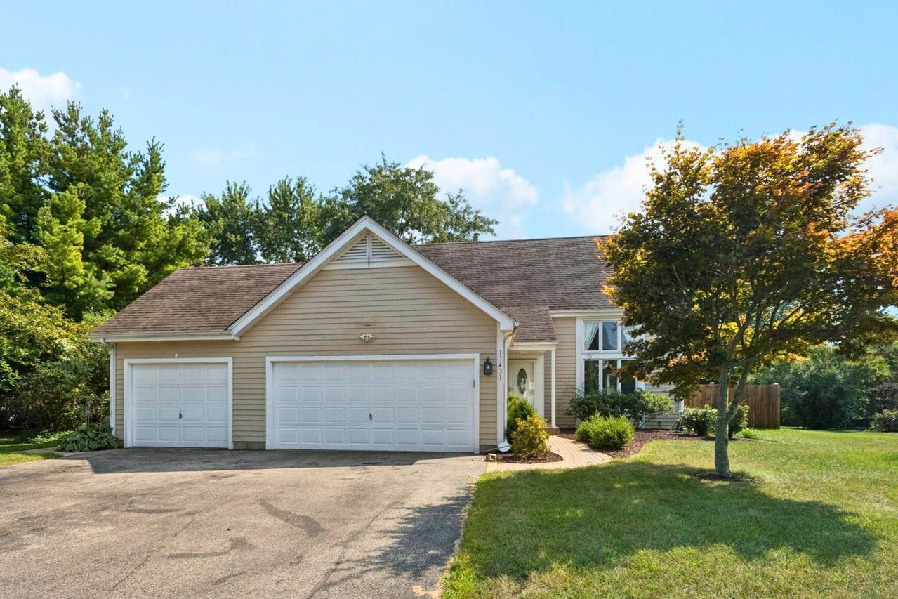 17431 W Dartmoor Dr., Grayslake, IL 60030