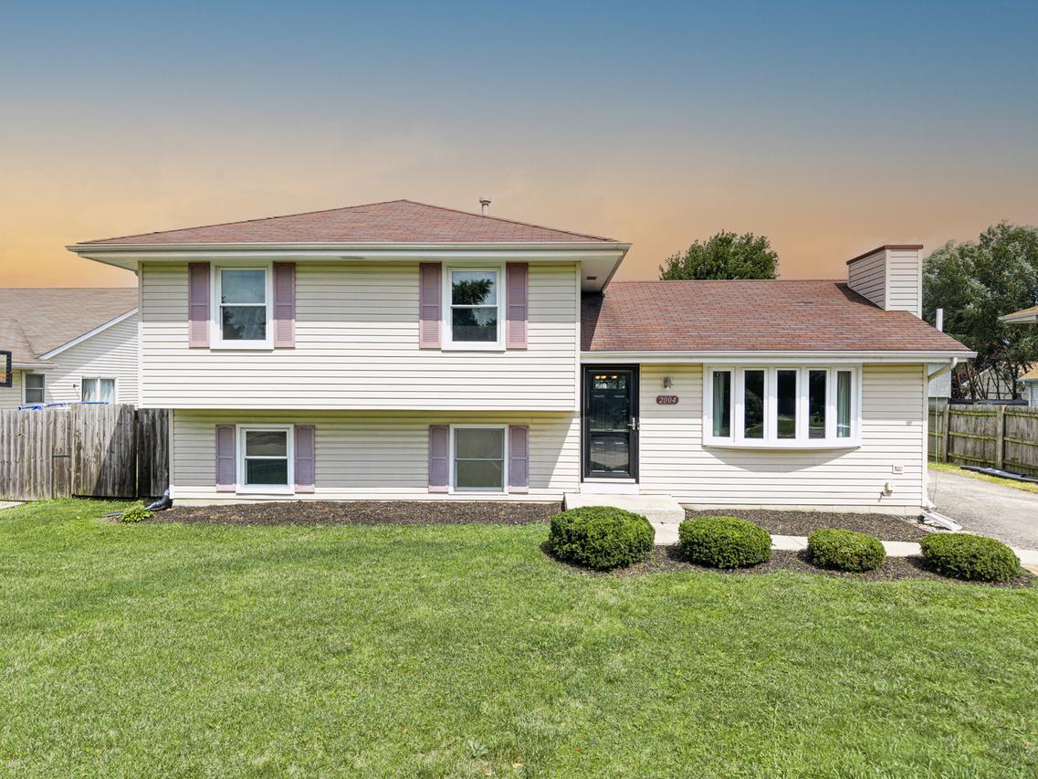 2004 Cumberland Dr., Plainfield, IL 60586