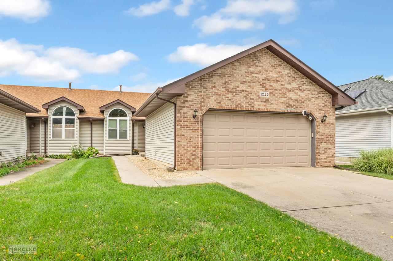 1235 Oleary Dr., Joliet, IL 60431