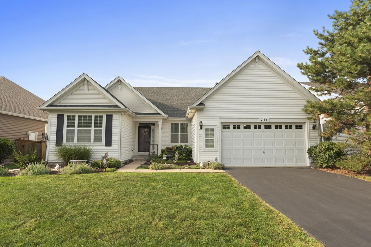 711 Bohannon Cir., Oswego, IL 60543