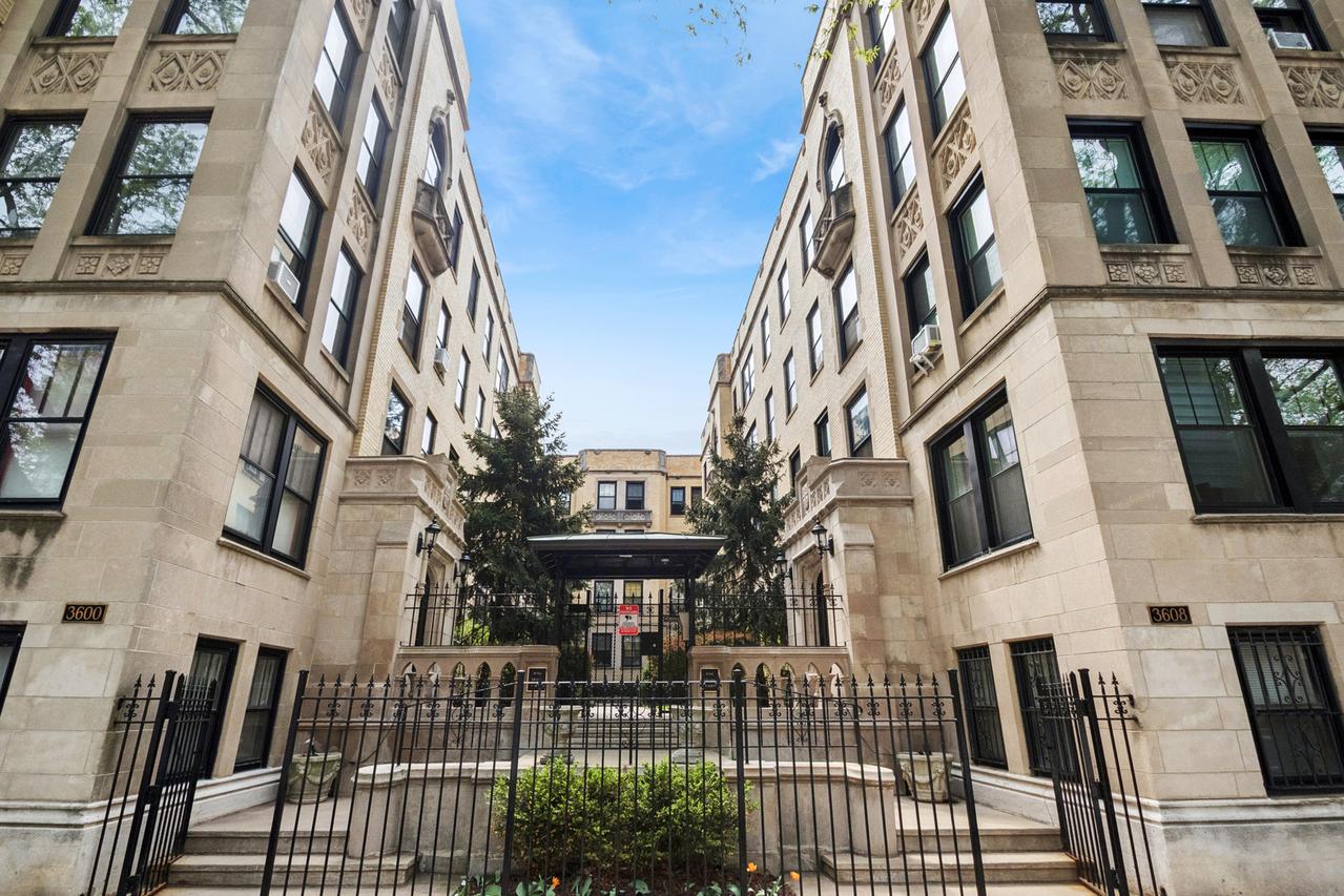 3602 N Pine Grove Ave. #2B, Chicago, IL 60613