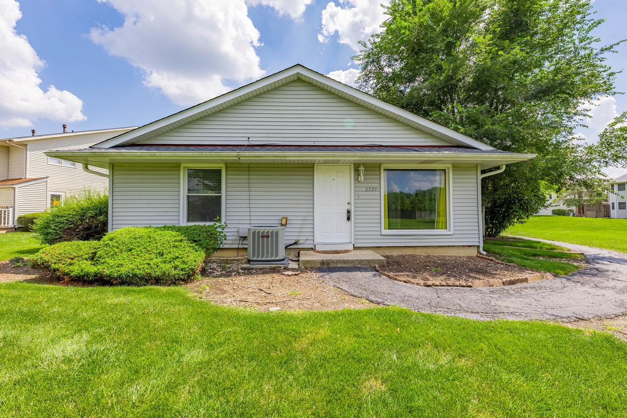 2329 Carnation Dr., Crest Hill, IL 60403