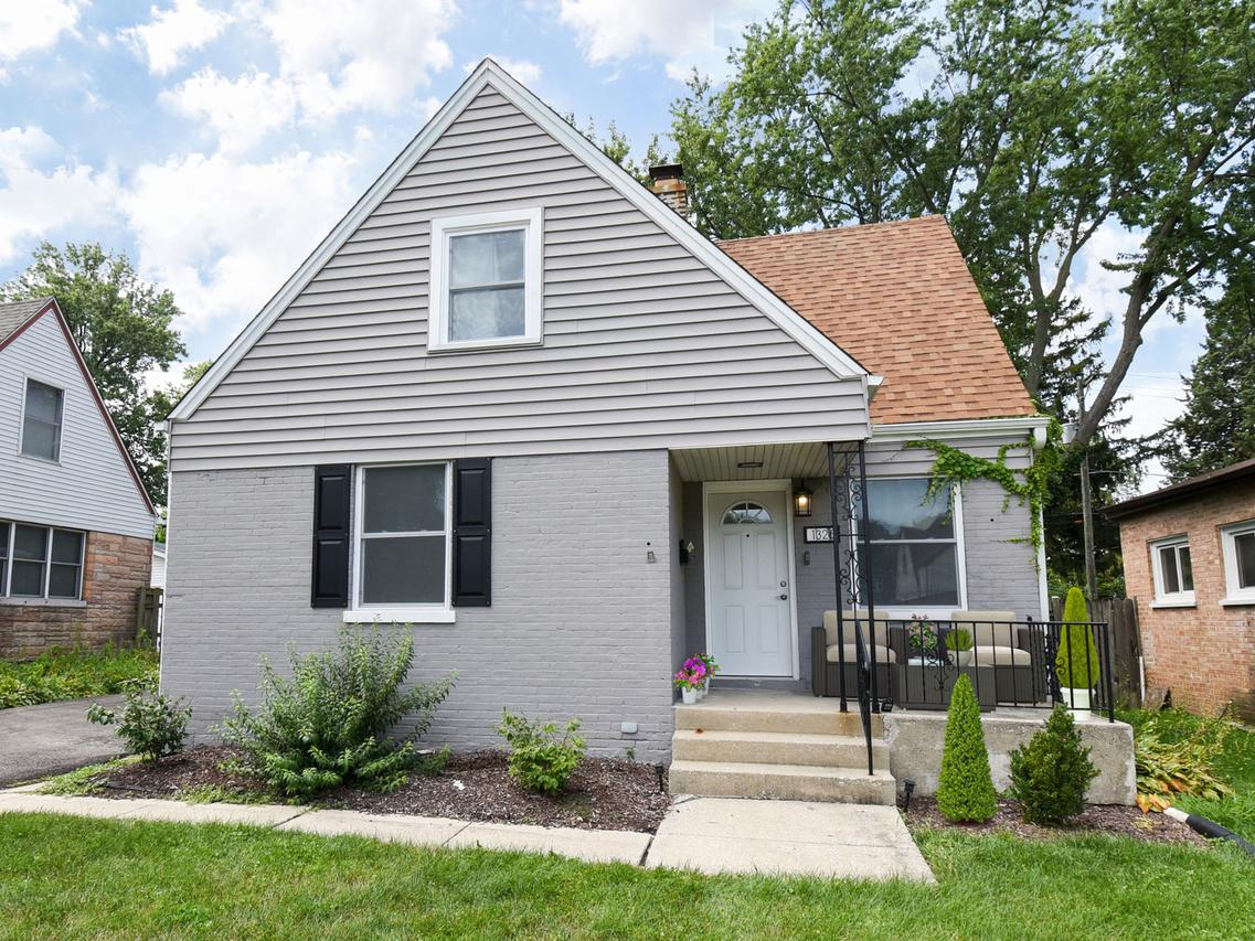 1326 Heidorn Ave., Westchester, IL 60154