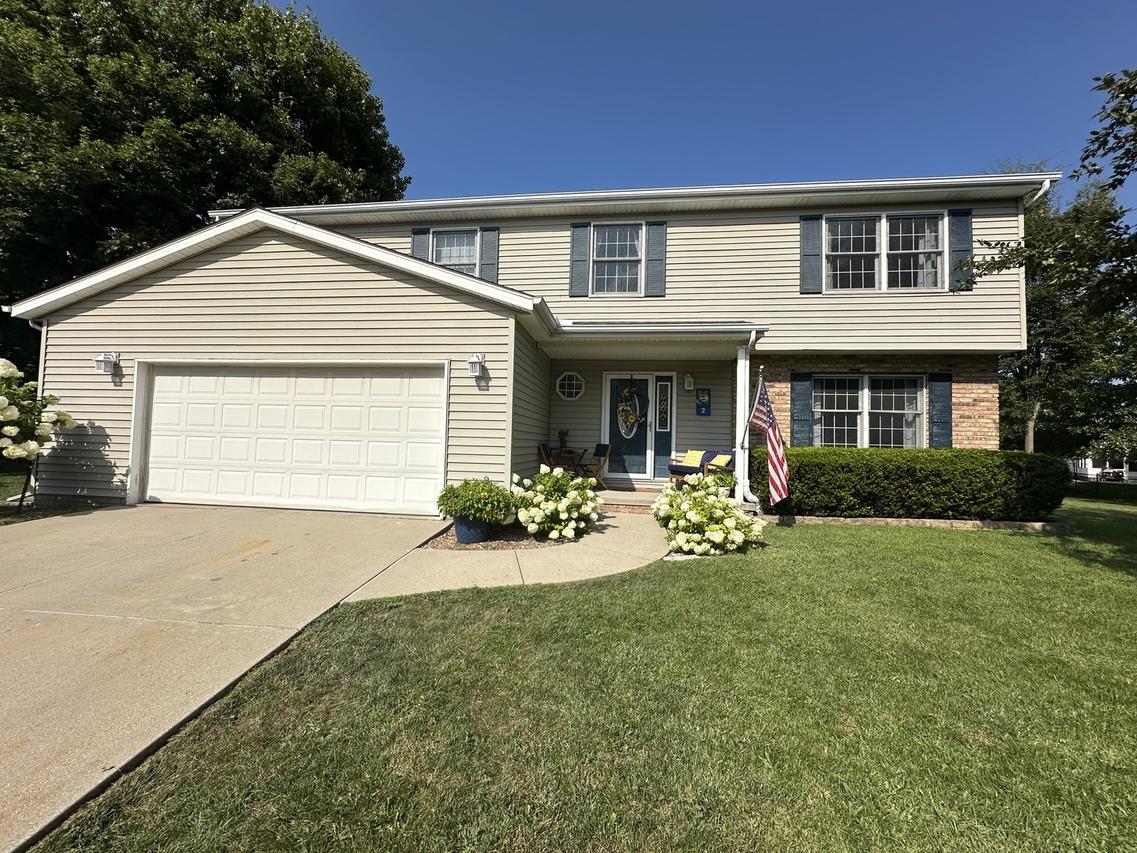2 Blue Lake Ct., Bloomington, IL 61704