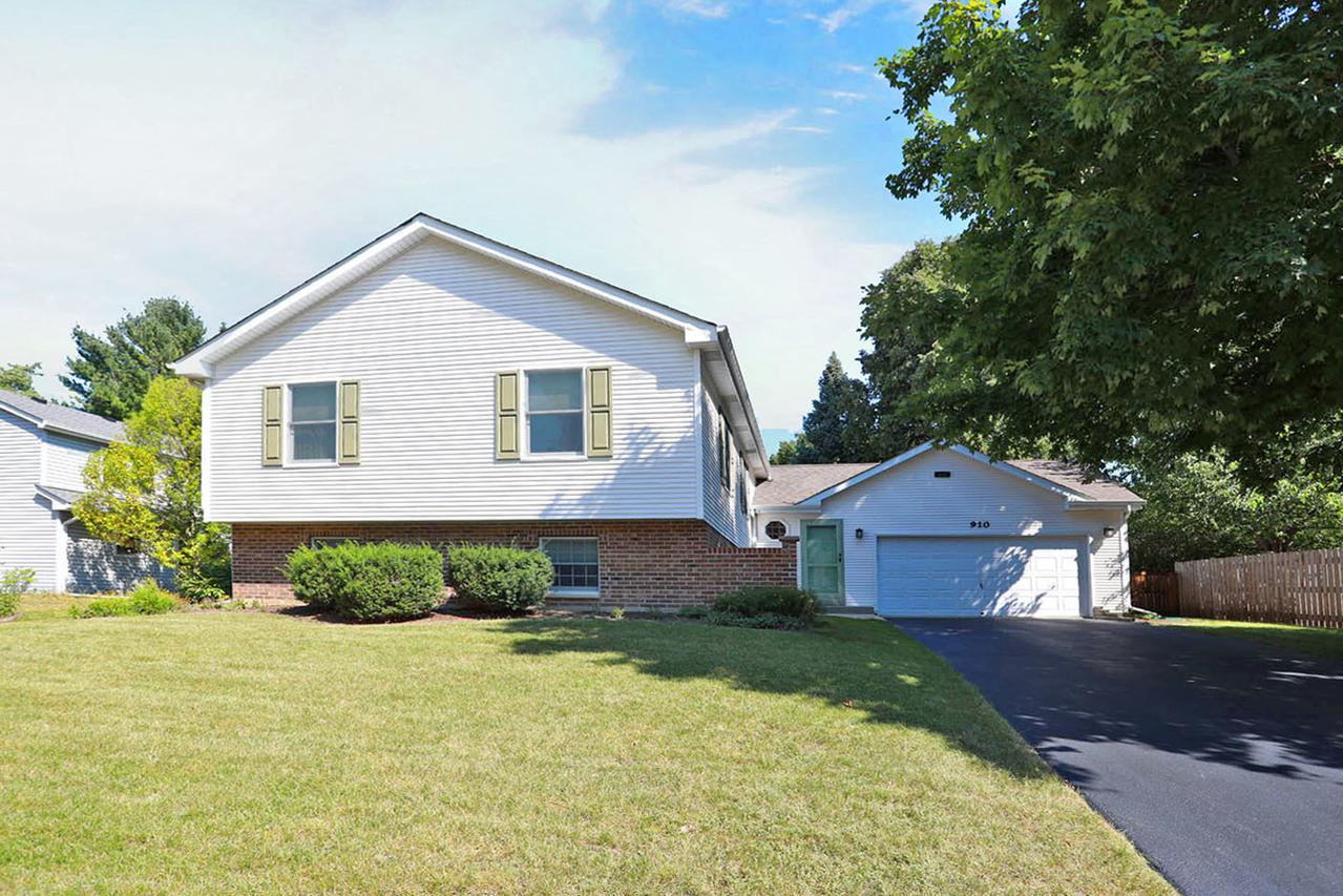 910 S Vista Dr., Algonquin, IL 60102