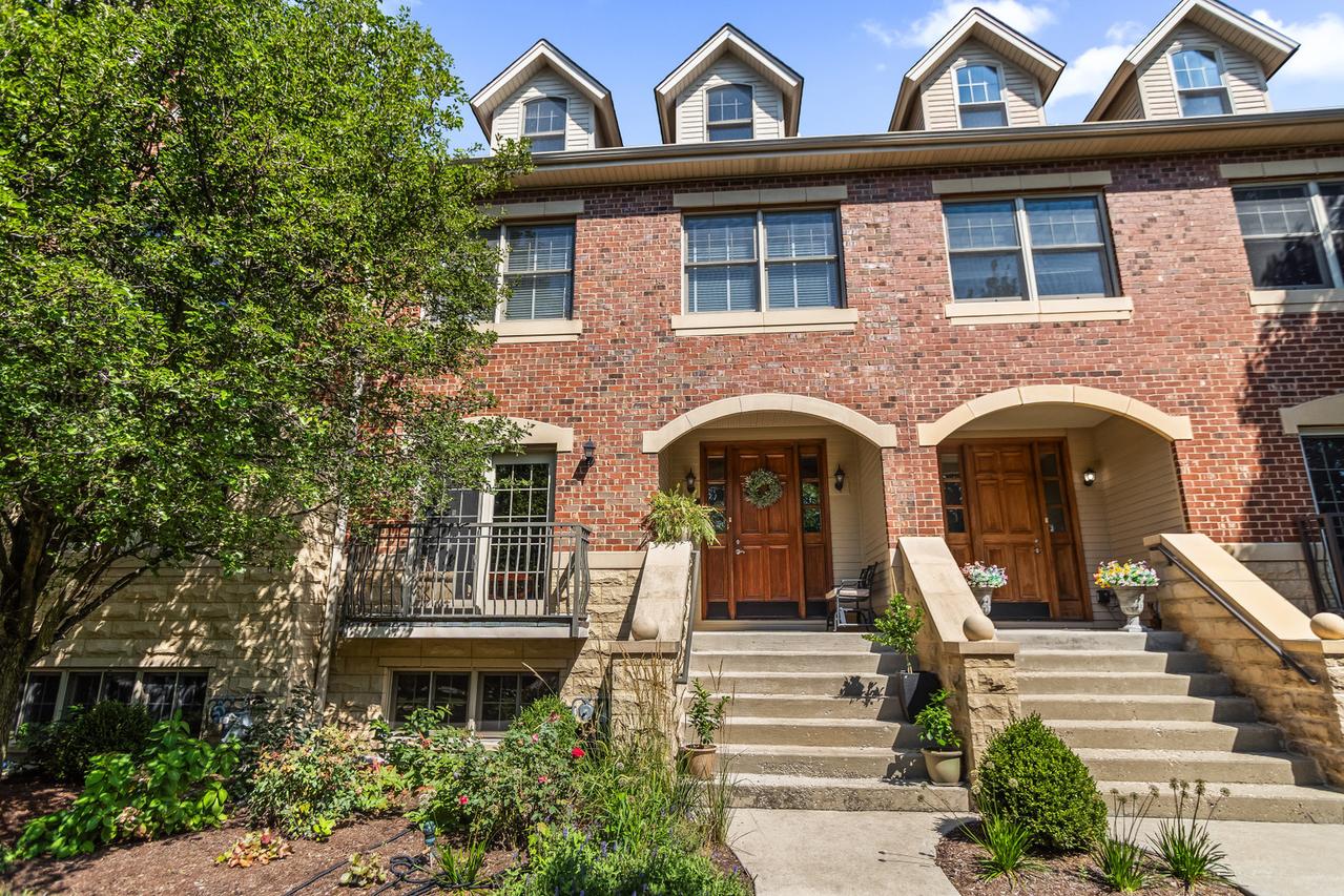 21 N Herbert Rd. #E, Riverside, IL 60546