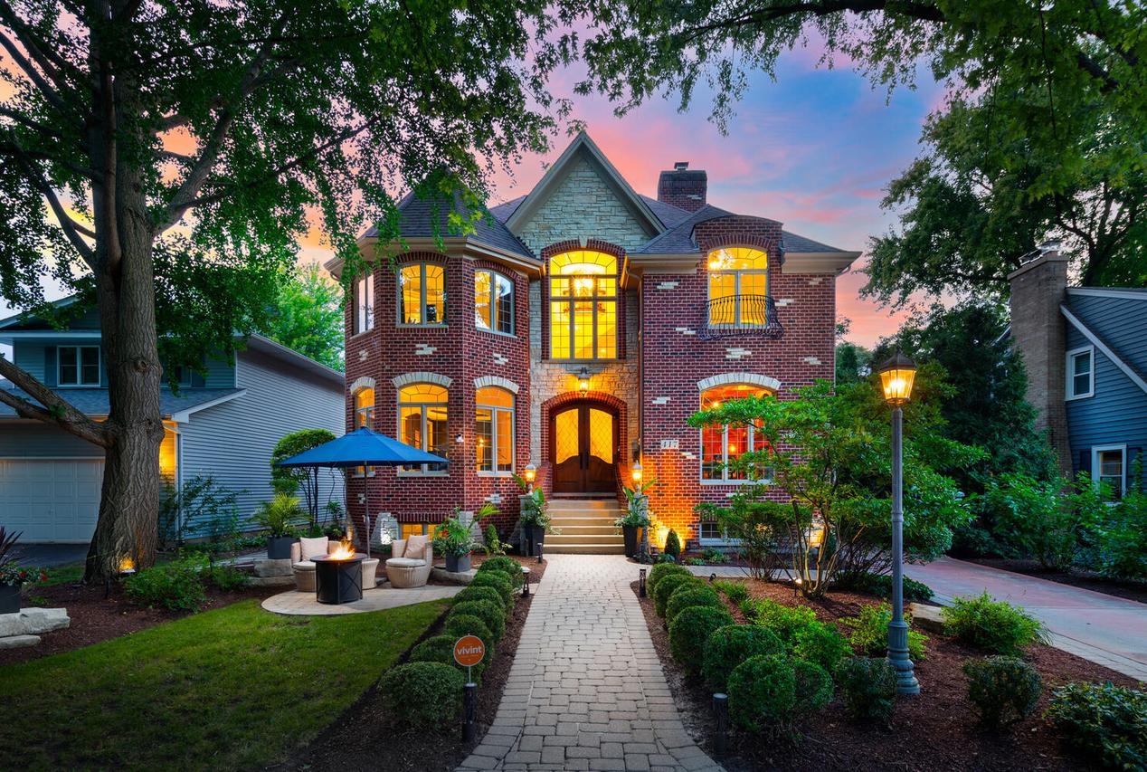 417 S Sleight St., Naperville, IL 60540