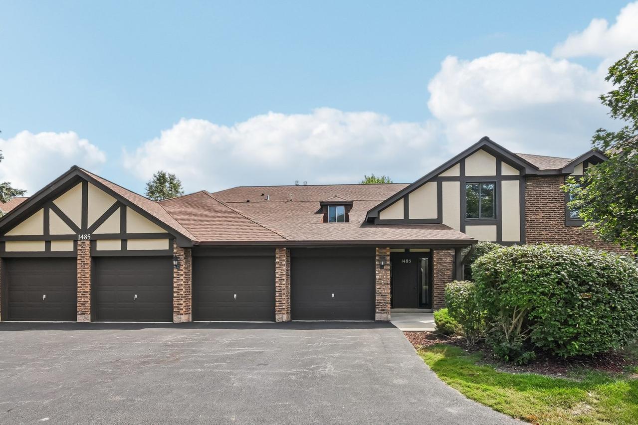 1485 Johnstown Ln. #C, Wheaton, IL 60189