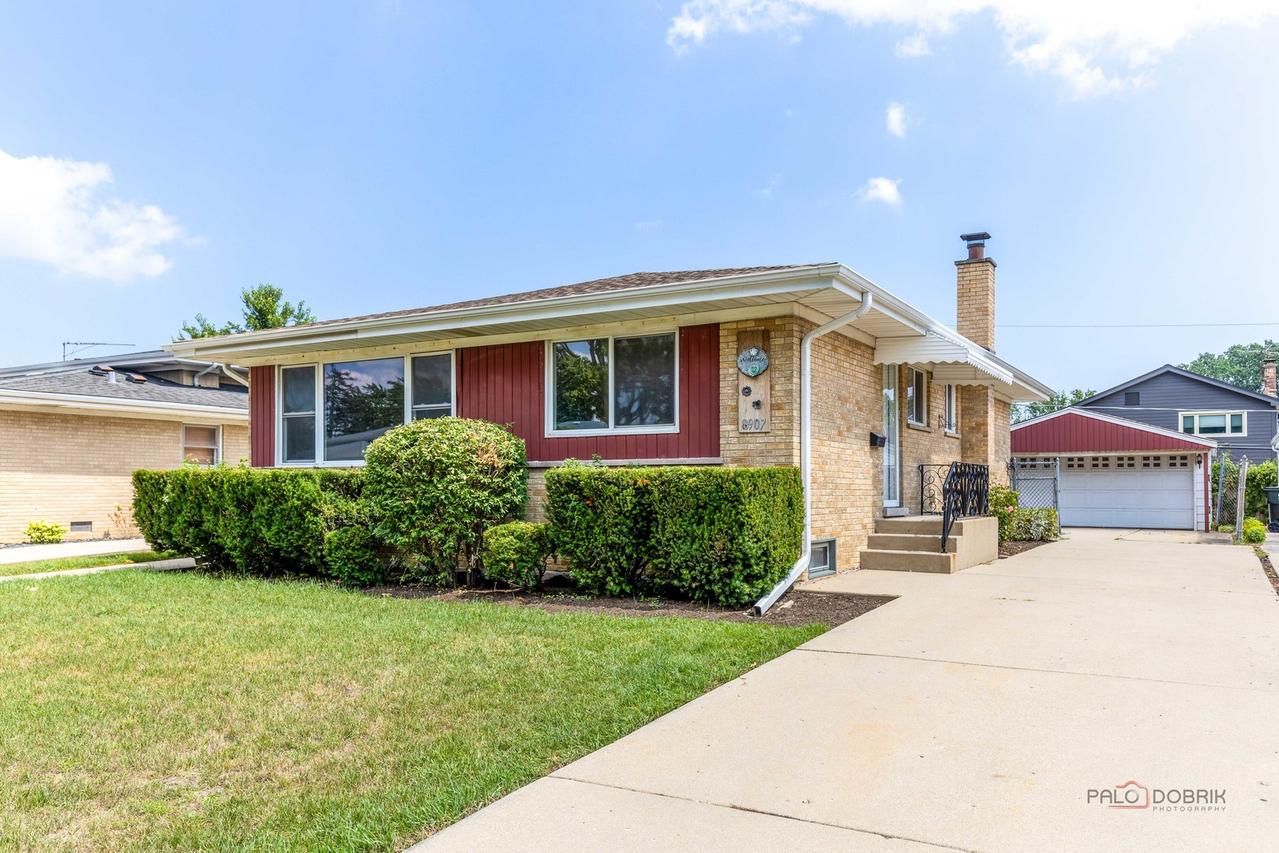 8907 Oak Park Ave., Morton Grove, IL 60053