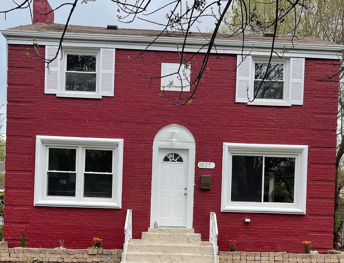10127 S Paxton Ave., Chicago, IL 60617
