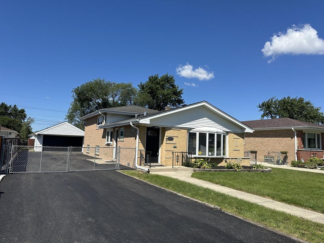 8244 Austin Ave., Burbank, IL 60459