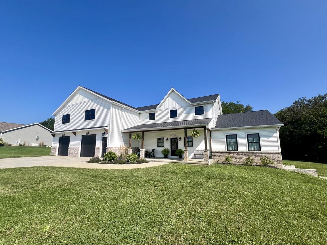 7845 Fitzgerald Rd., Clinton, IL 61727