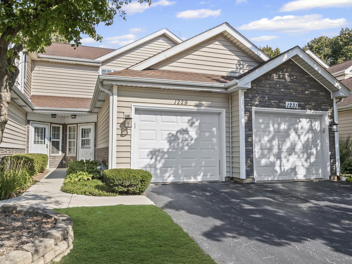1229 Cranbrook Dr., Schaumburg, IL 60193