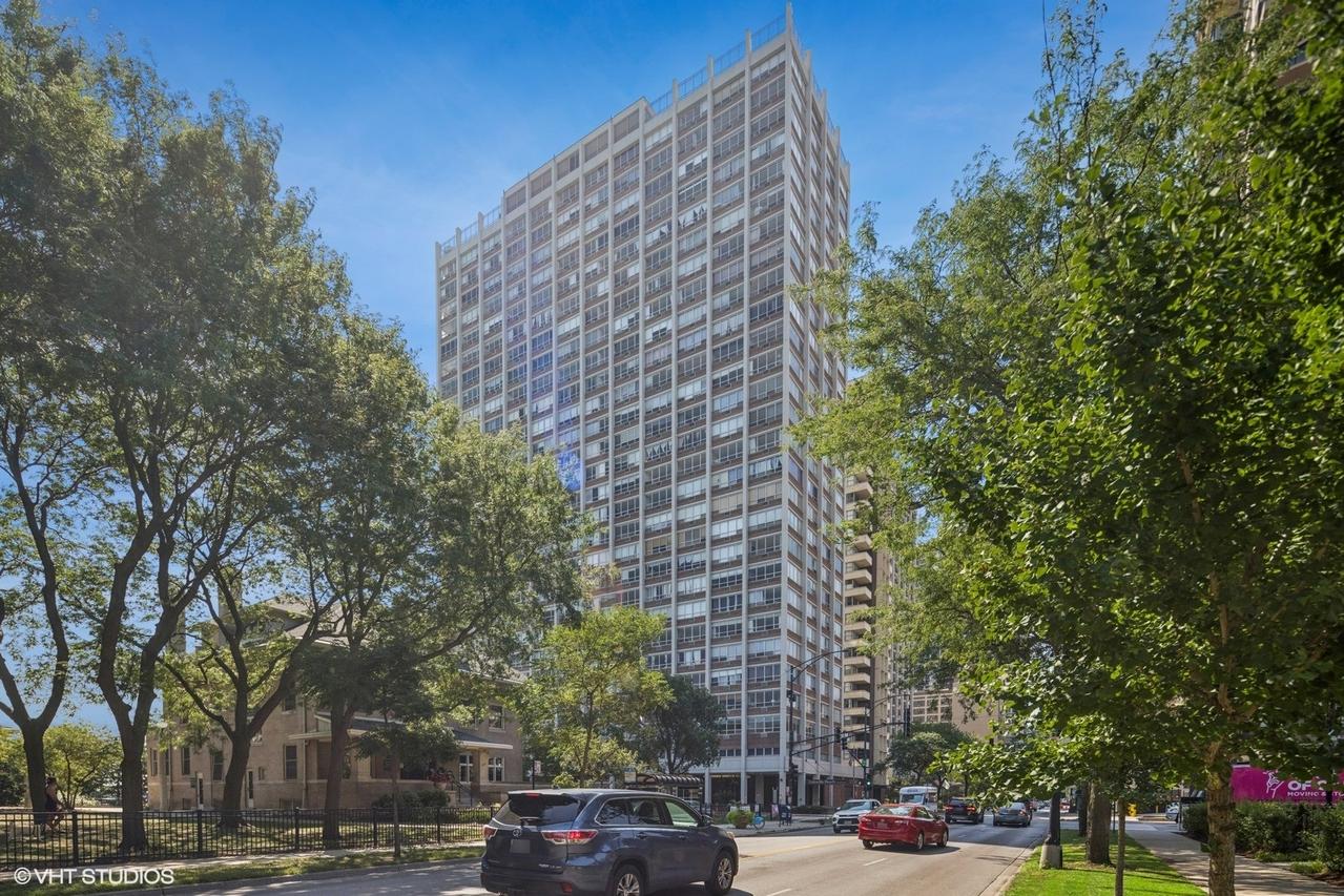 6171 N Sheridan Rd. #2404, Chicago, IL 60660