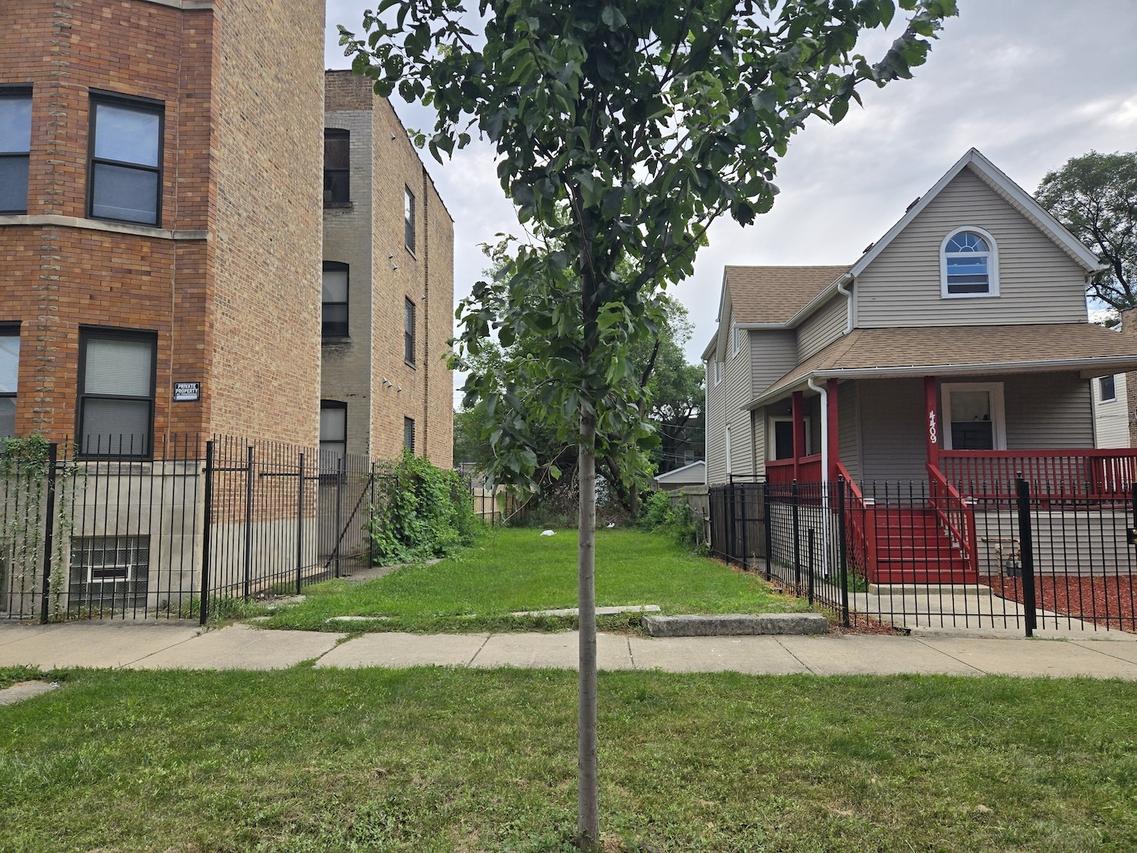 4407 W Maypole Ave., Chicago, IL 60624