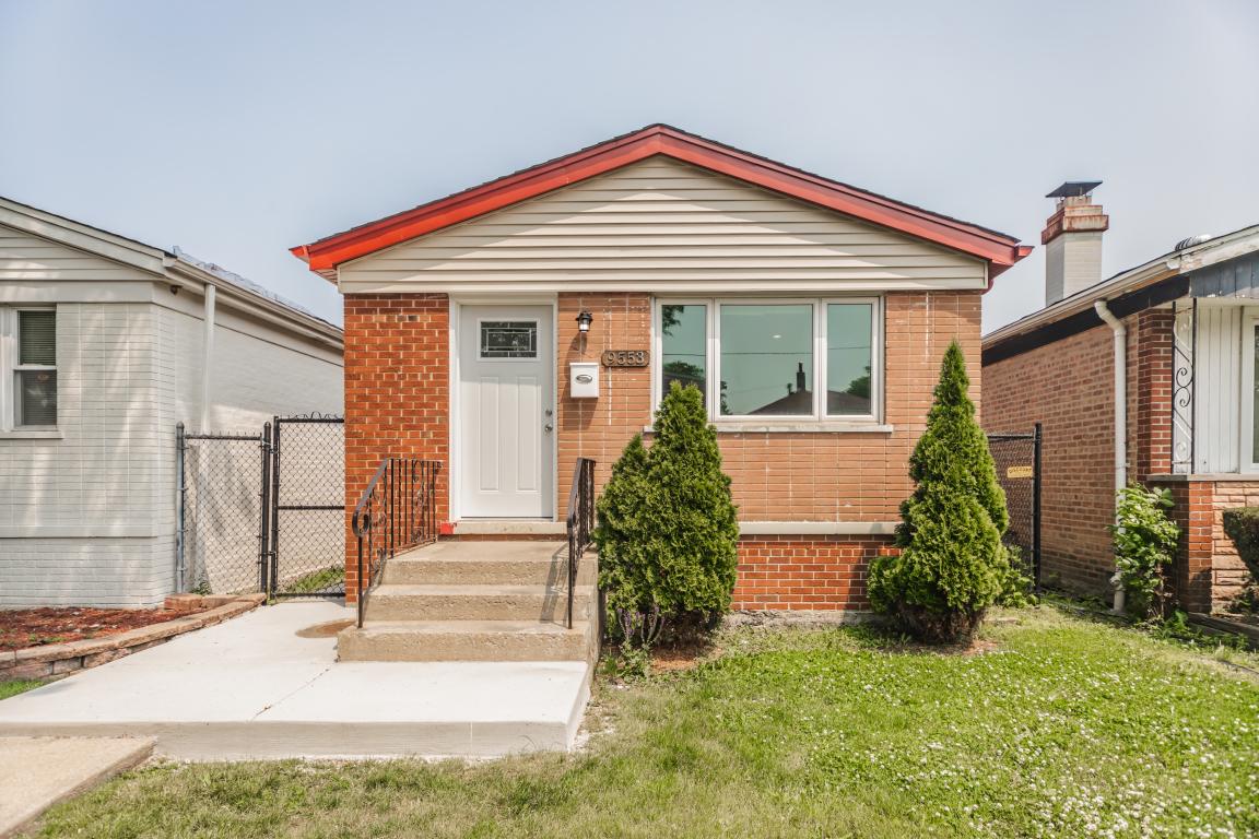 9553 S Perry Ave., Chicago, IL 60628