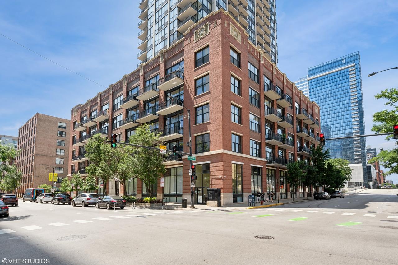 210 S Des Plaines St. #407, Chicago, IL 60661
