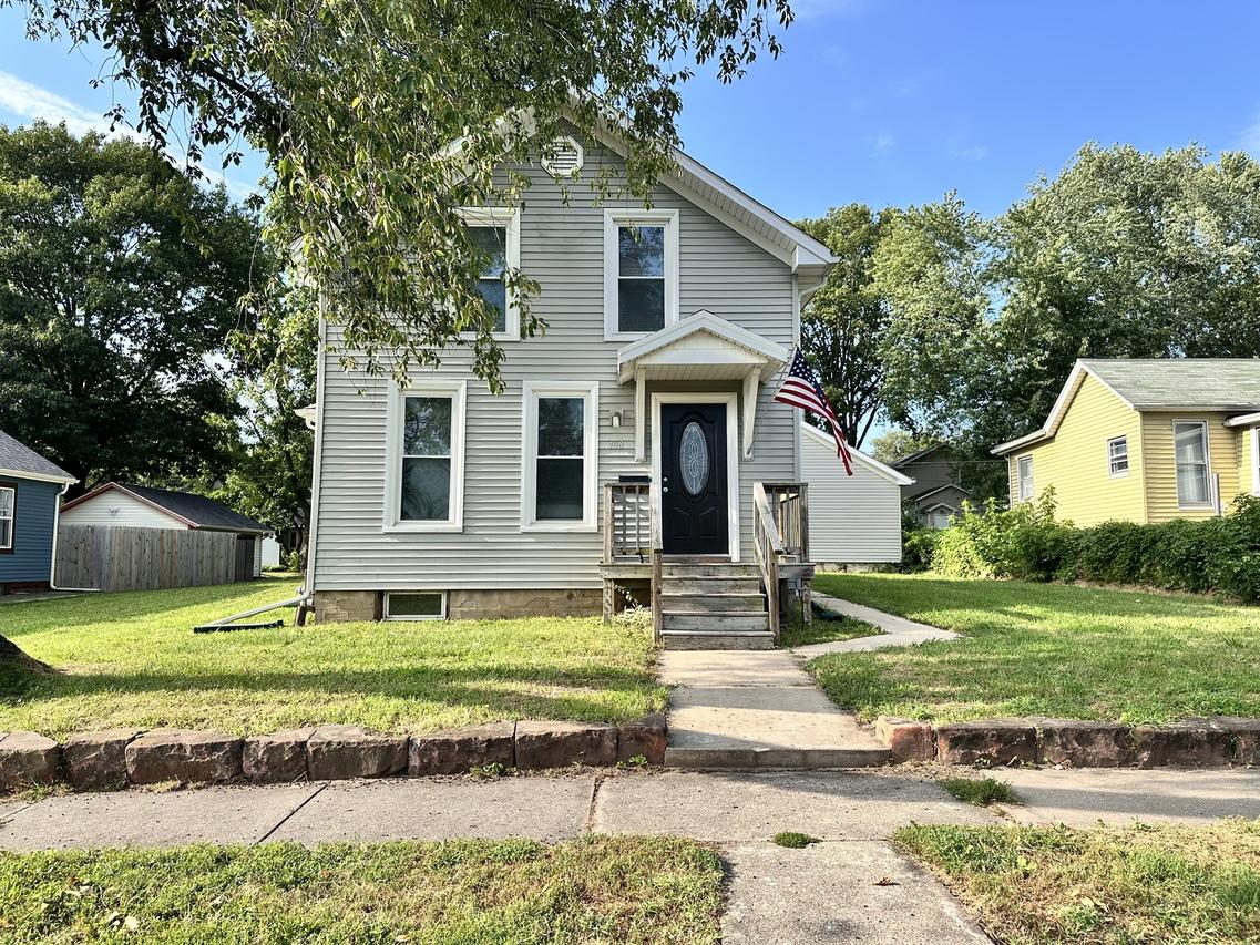 408 E Mill St., Bloomington, IL 61701