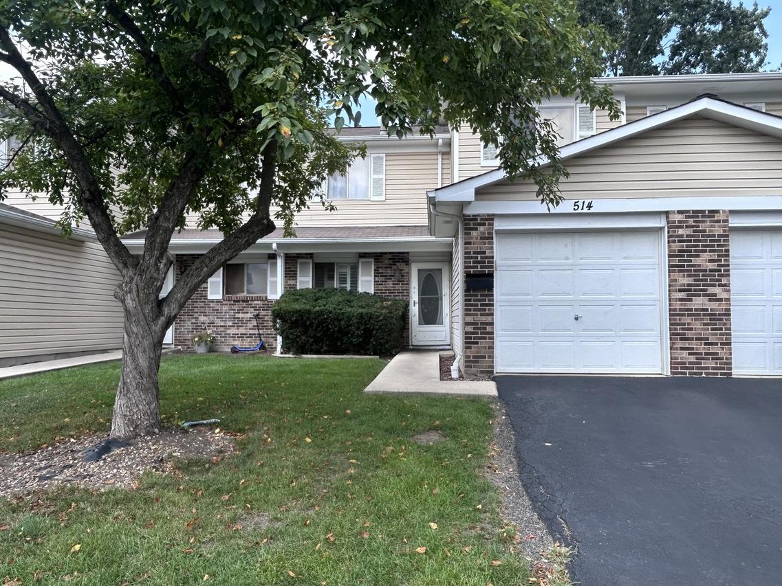 514 Alton Ct., Carol Stream, IL 60188