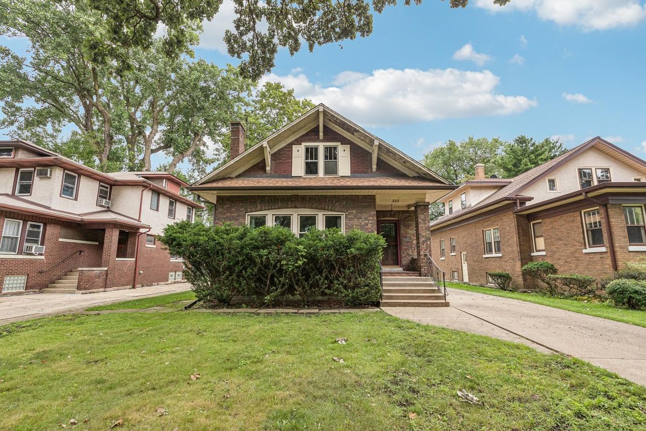 327 Keystone Ave., River Forest, IL 60305
