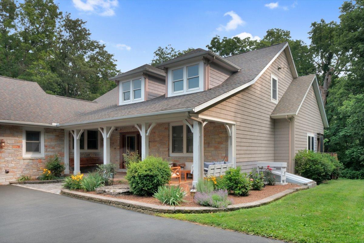 2 Timber Ridge Ln., Mansfield, IL 61854