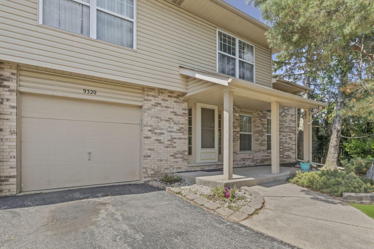 9320 Meadowview Dr., Orland Hills, IL 60487