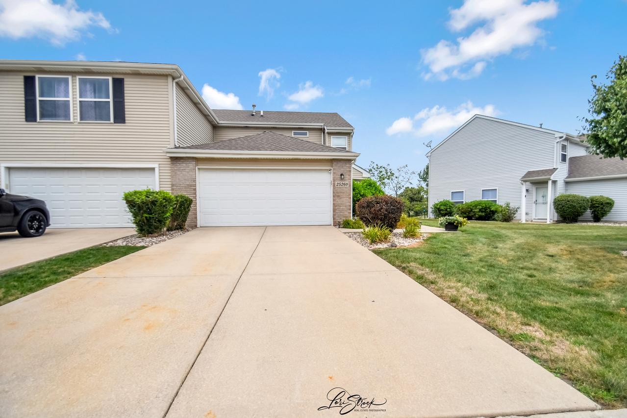 25260 Shannon Dr., Manhattan, IL 60442