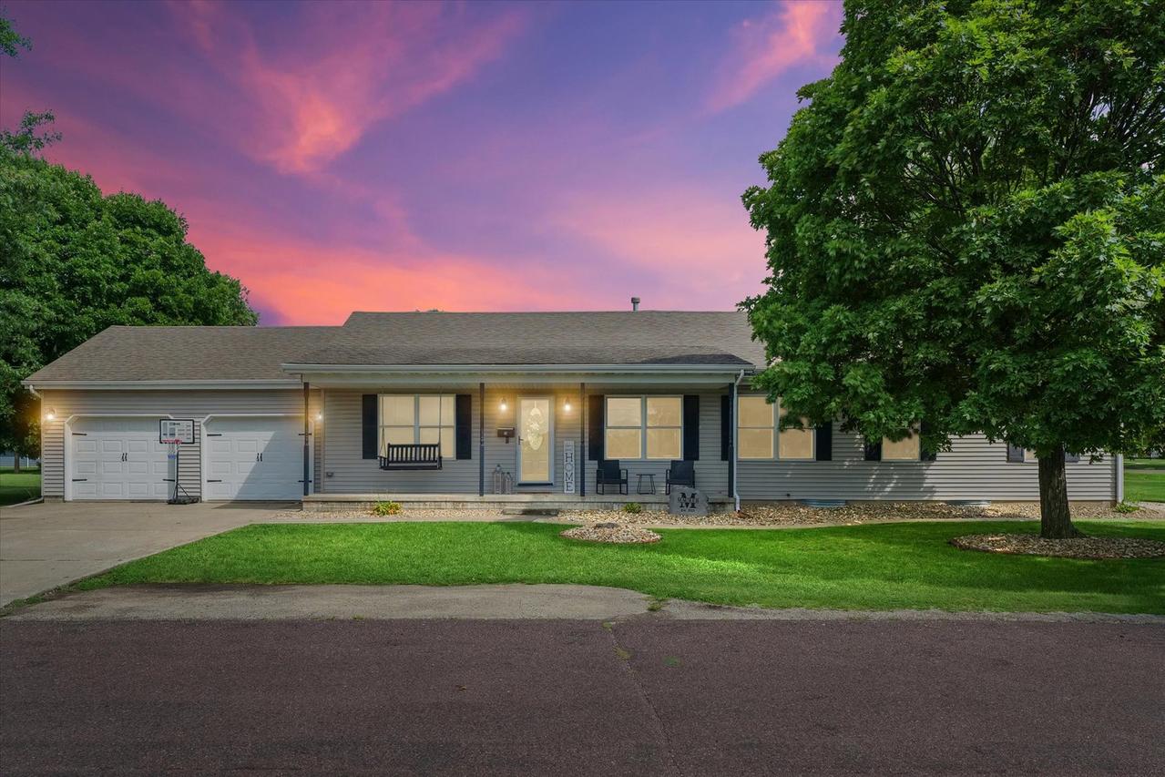 110 W 17th St., Gibson City, IL 60936