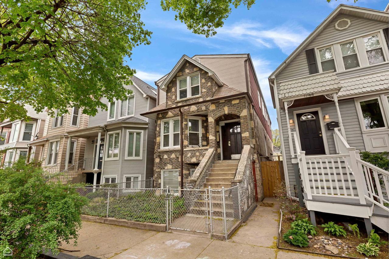 1746 W School St., Chicago, IL 60657