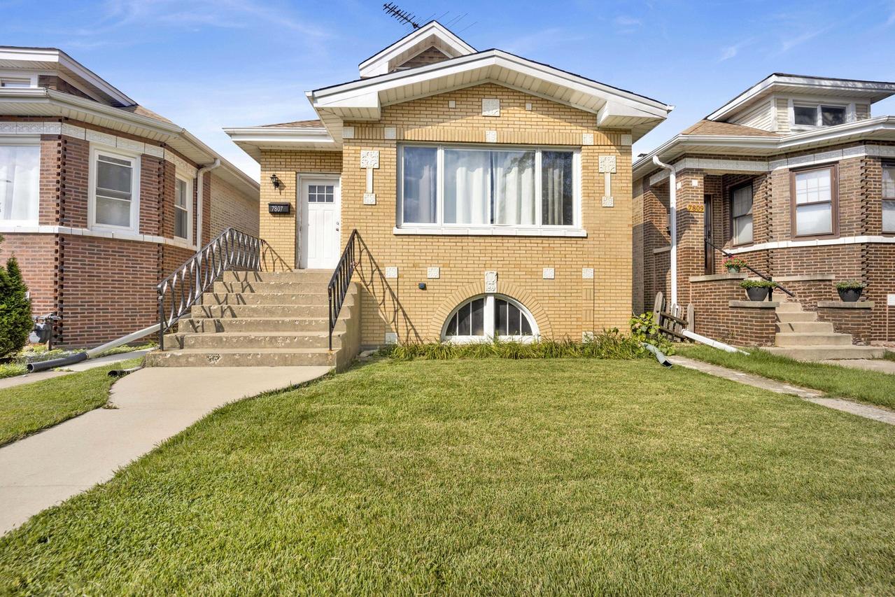 7807 W Cressett Dr., Elmwood Park, IL 60707