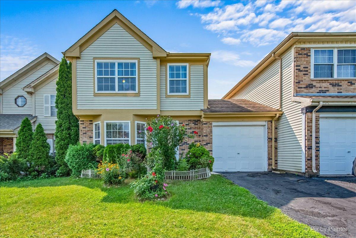 1169 Robin Dr., Carol Stream, IL 60188