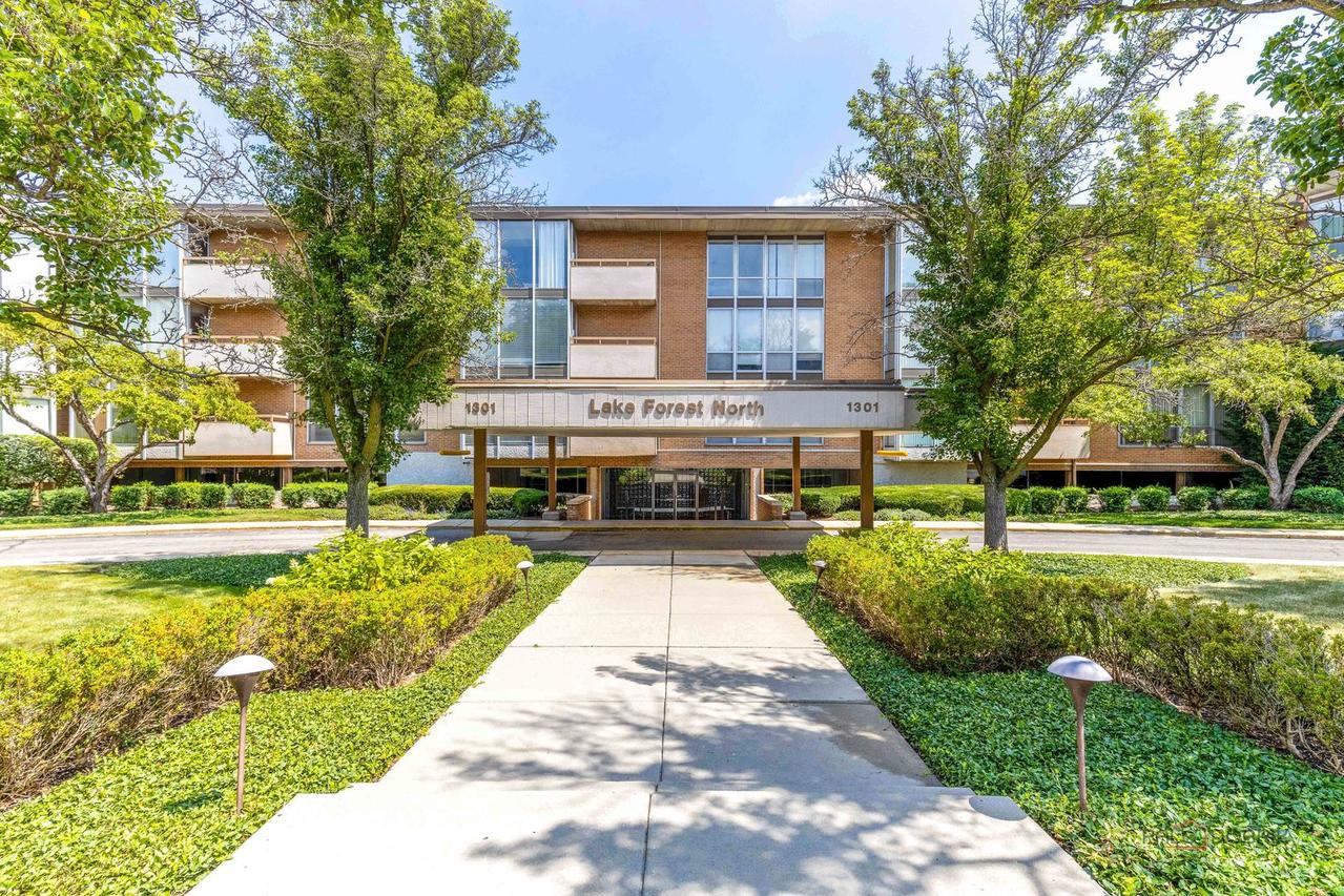 1301 N Western Ave. #106, Lake Forest, IL 60045