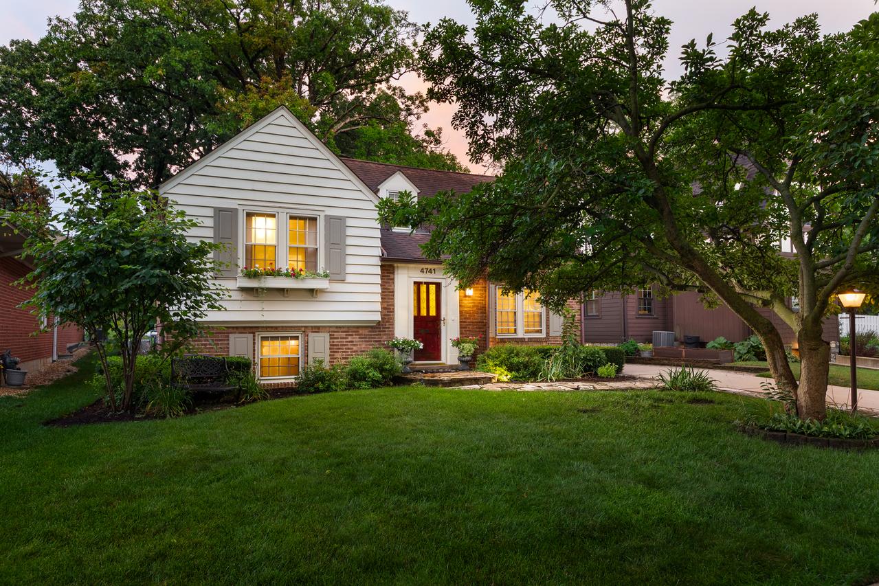 4741 Montgomery Ave., Downers Grove, IL 60515
