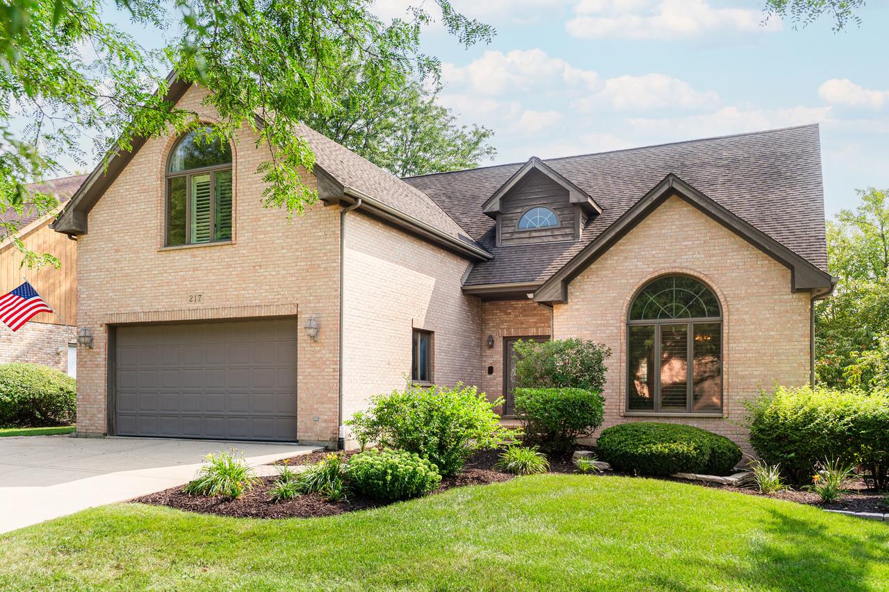 217 Hillandale Dr., Bloomingdale, IL 60108
