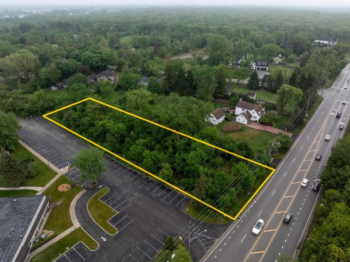 254 S St. Mary's Rd., Green Oaks, IL 60048
