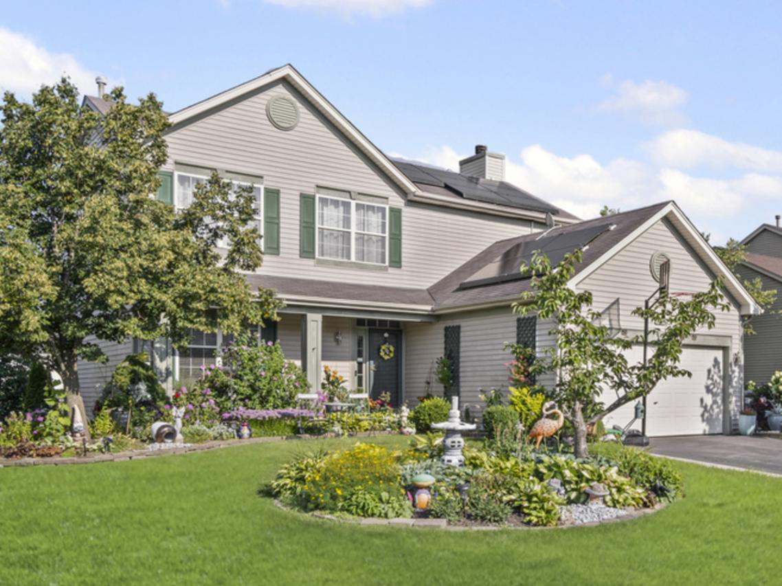 345 Kestrel Ln., Lindenhurst, IL 60046
