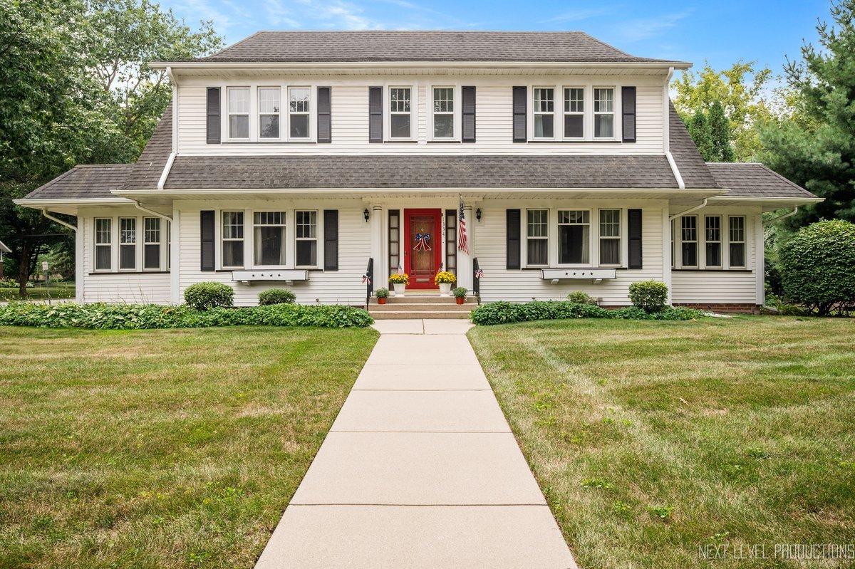 1334 W Downer Pl., Aurora, IL 60506