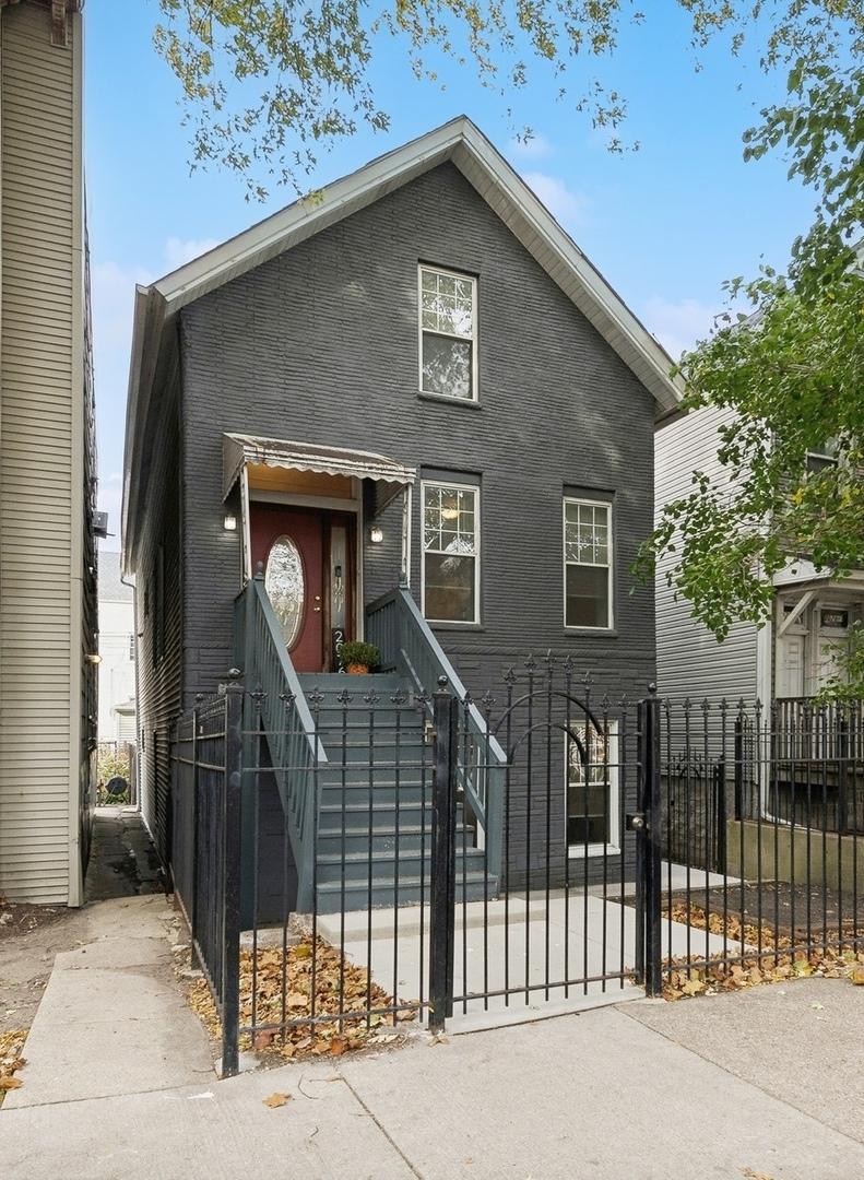 2076 N Campbell Ave., Chicago, IL 60647