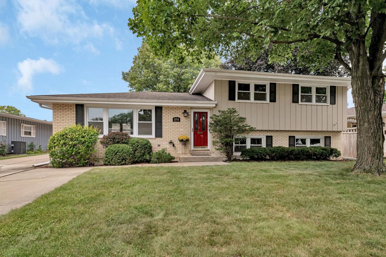 1004 Putnam Dr., Lockport, IL 60441