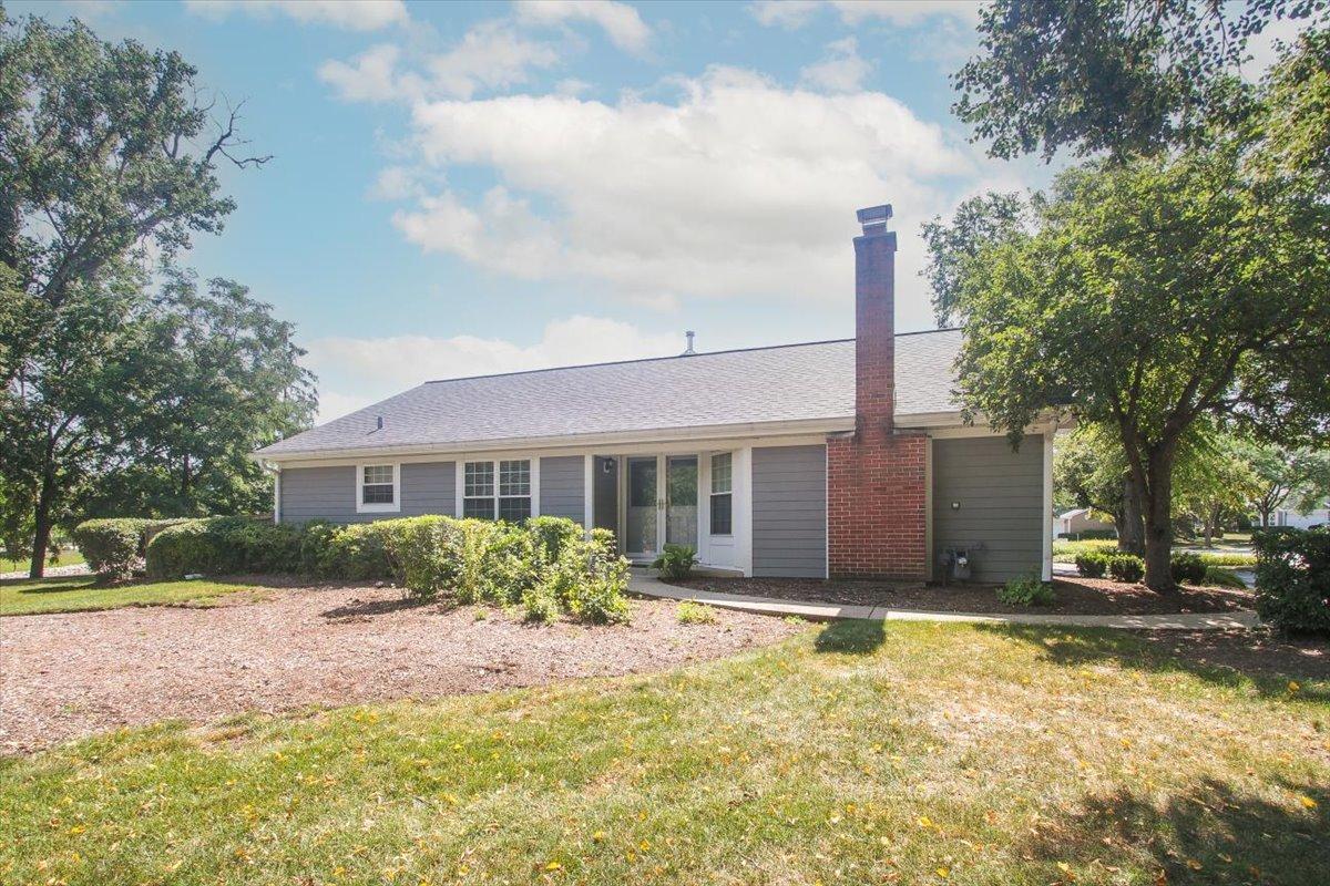 1 Sarahs Grove Ln., Schaumburg, IL 60193