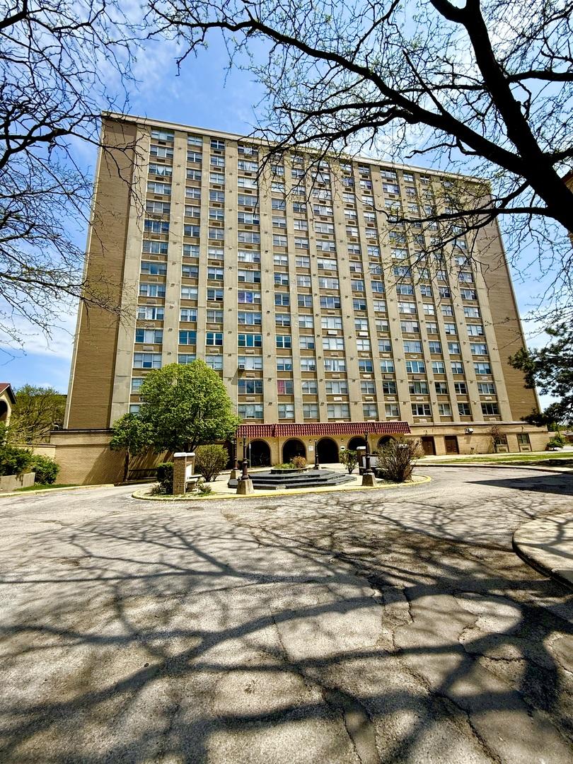 4300 W Ford City Dr. #401A, Chicago, IL 60652