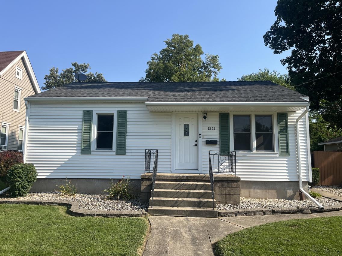 1821 1st St., Peru, IL 61354