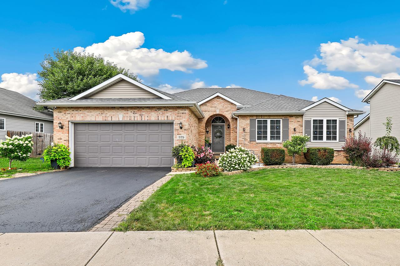 979 Patricia Ln., Crete, IL 60417