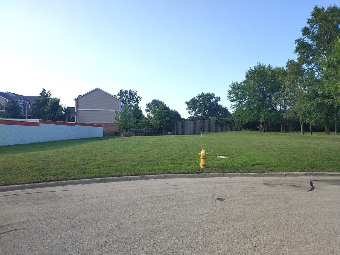 112 Brook Ct., Bolingbrook, IL 60440