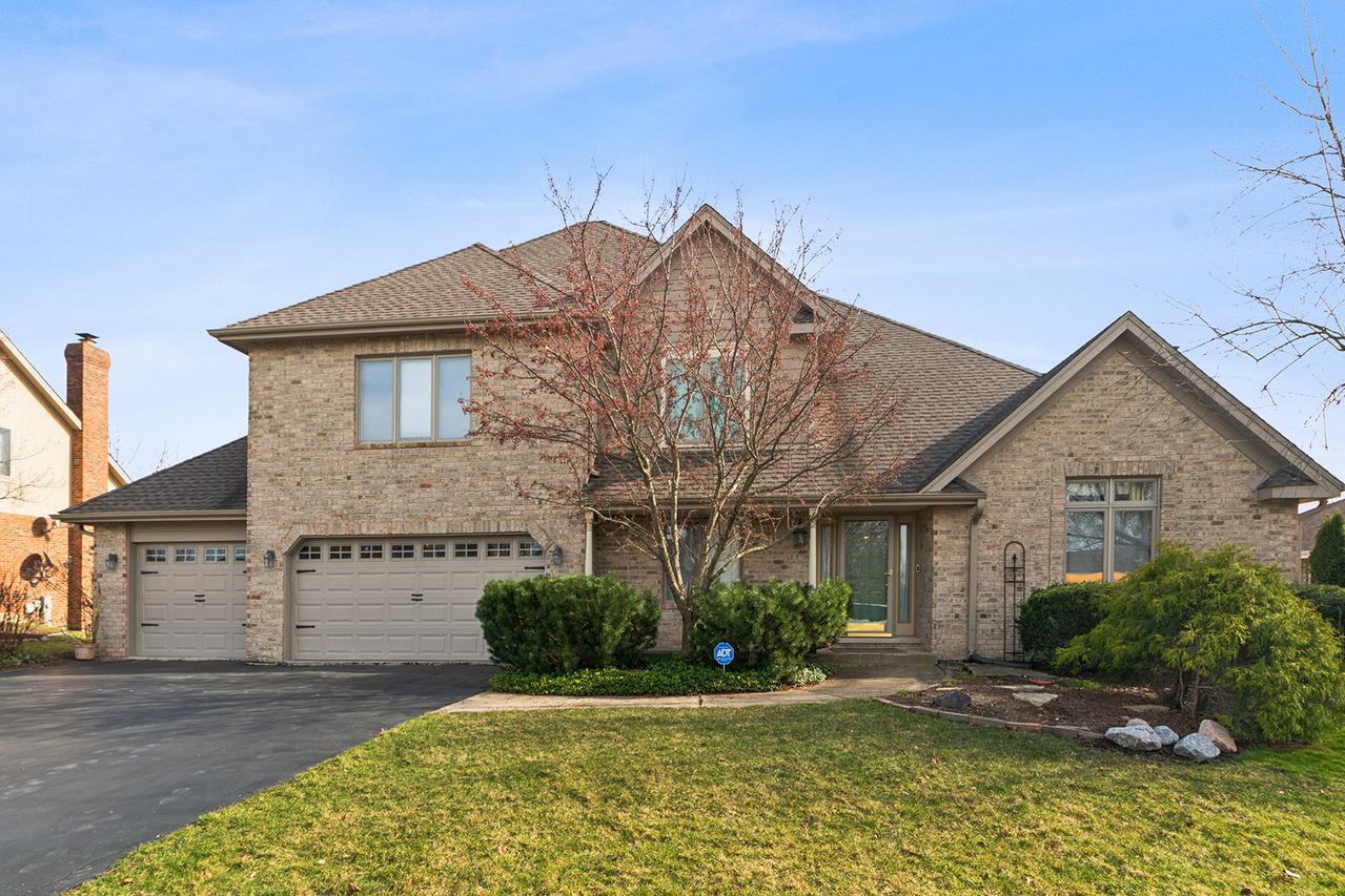8899 Charrington Dr., Frankfort, IL 60423