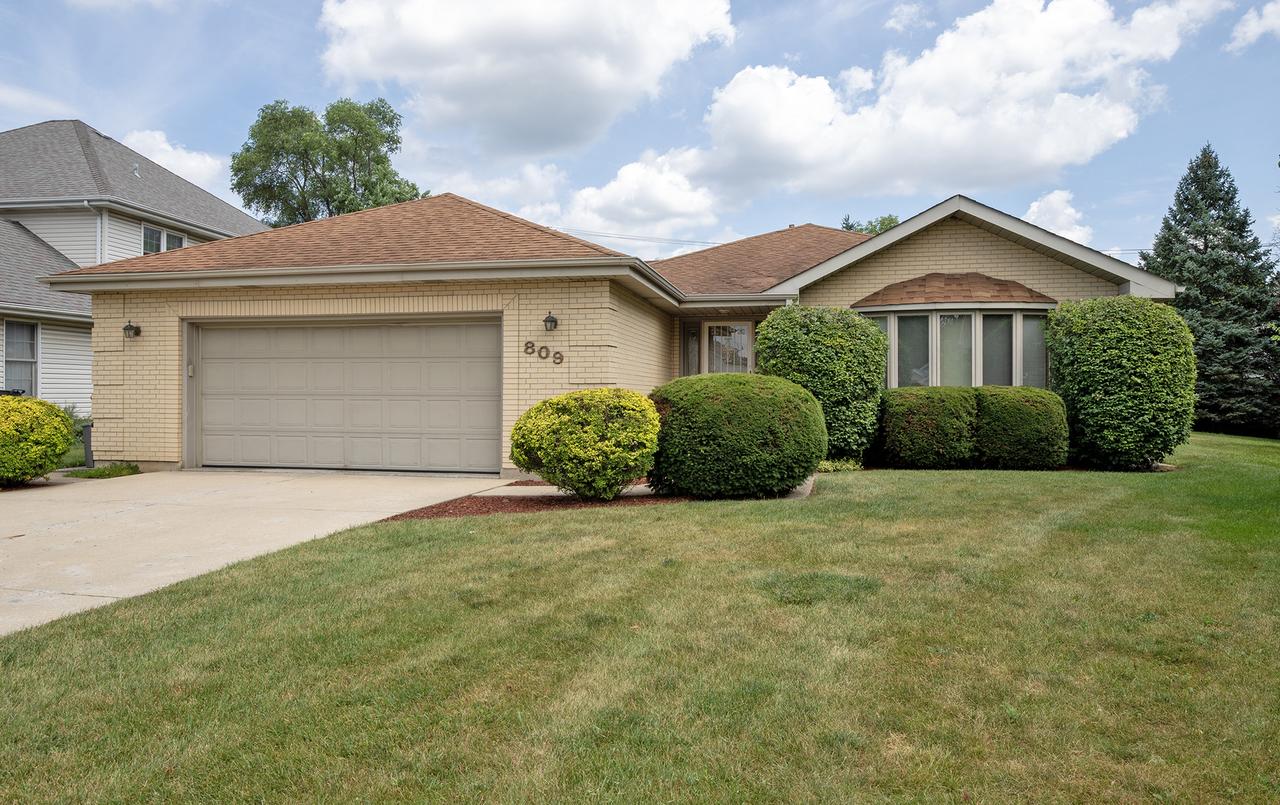 809 Tide Ct., Wheeling, IL 60090