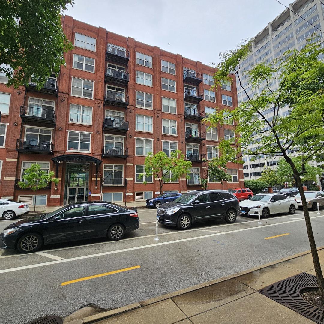 420 S Clinton St. #607, Chicago, IL 60607