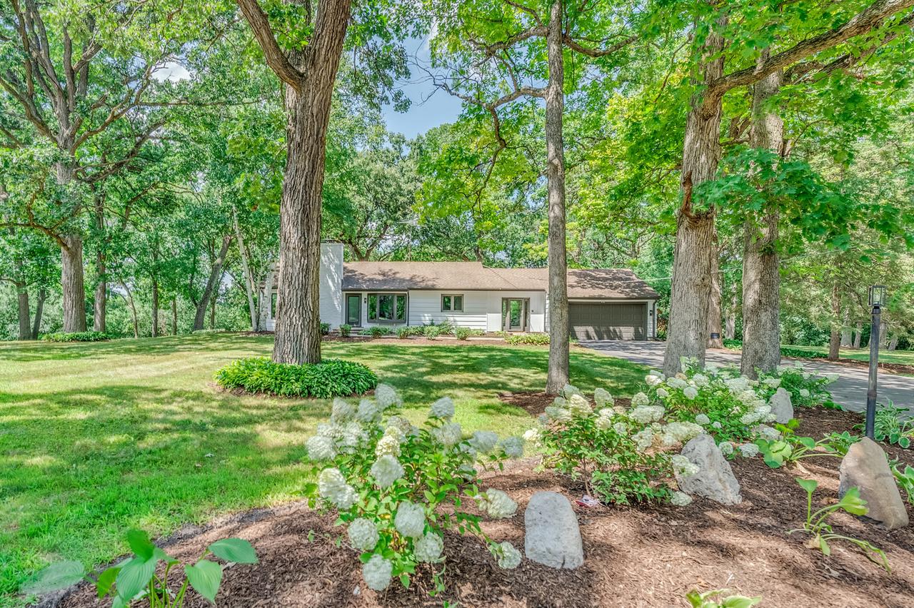 27784 W Flynn Creek Dr., Barrington, IL 60010