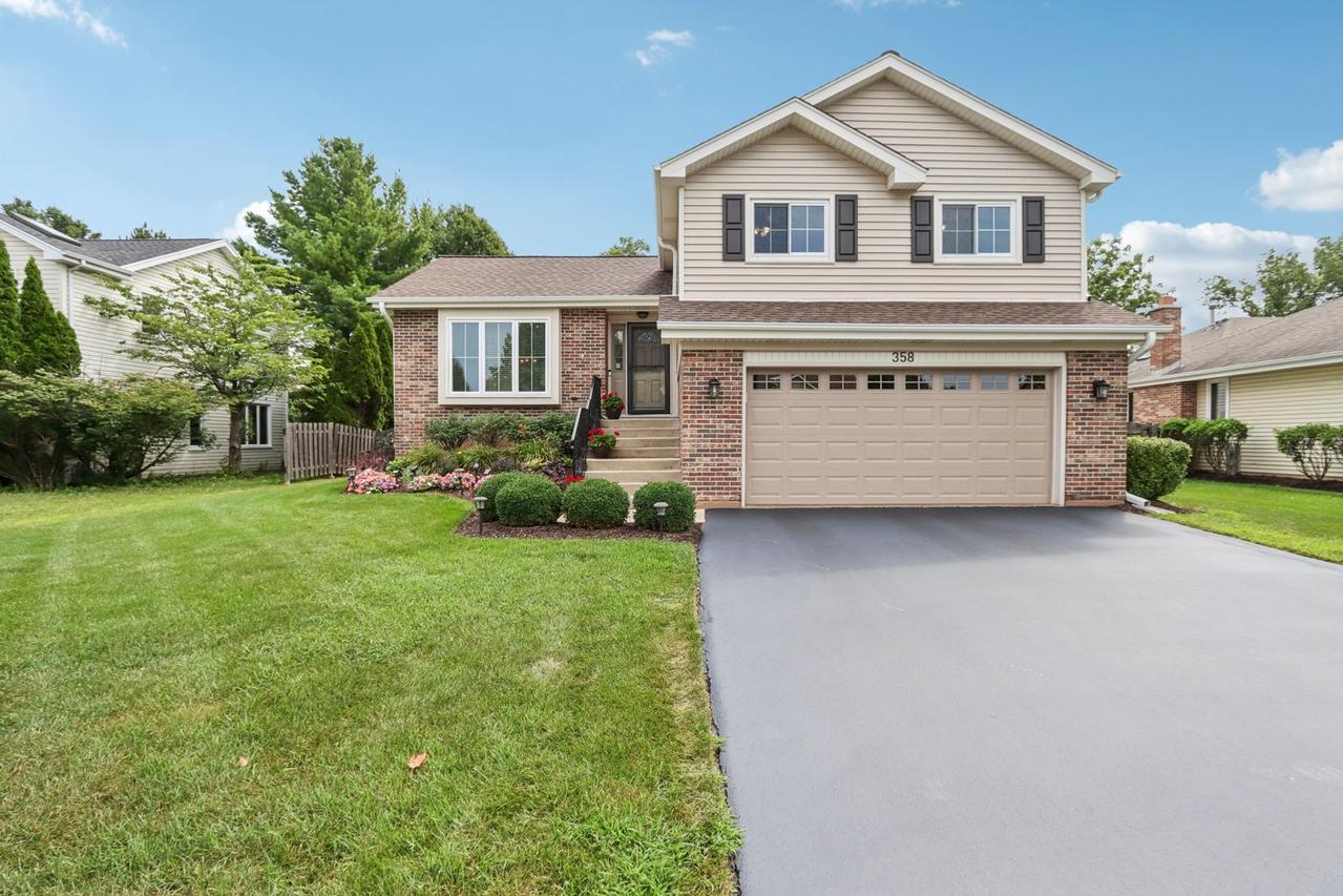 358 Denberry Dr., Lake Zurich, IL 60047
