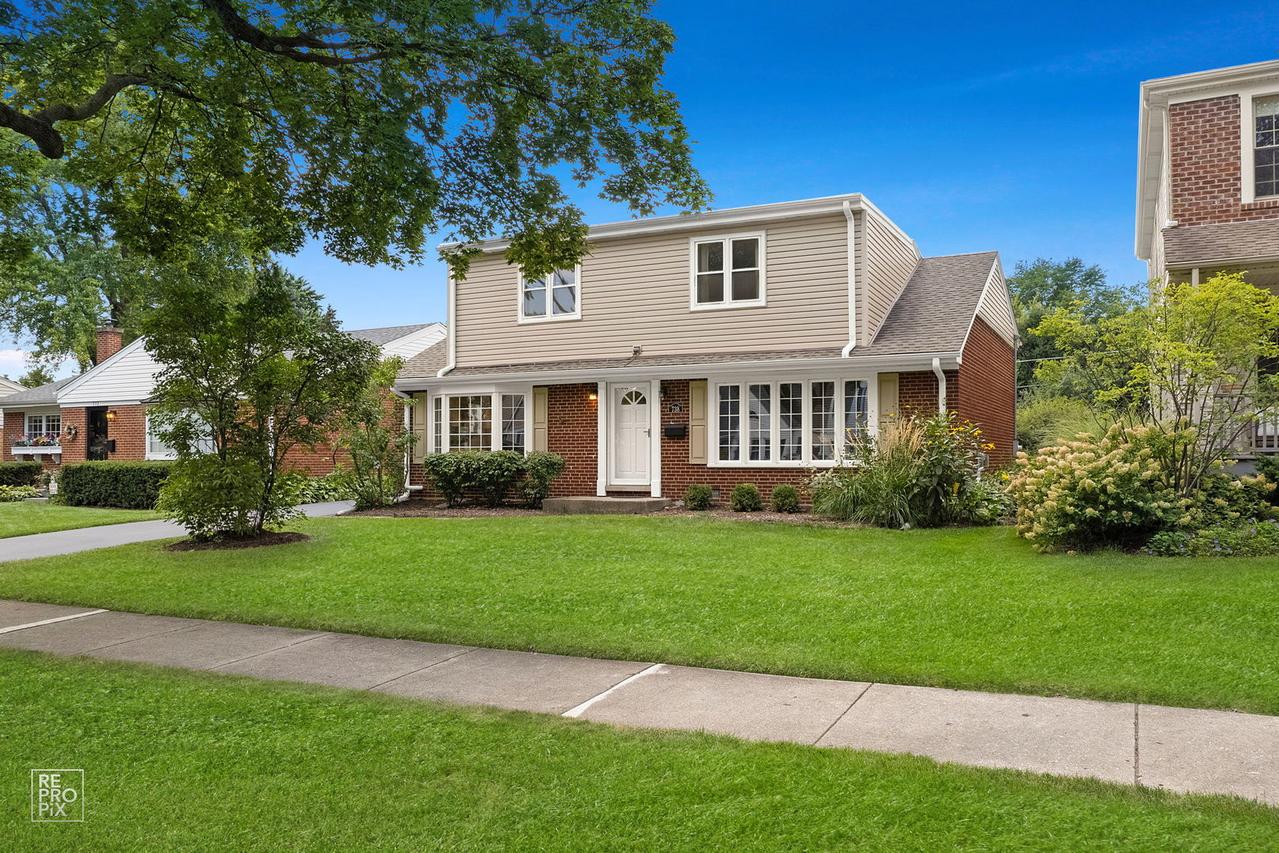 738 N Hickory Ave., Arlington Heights, IL 60004